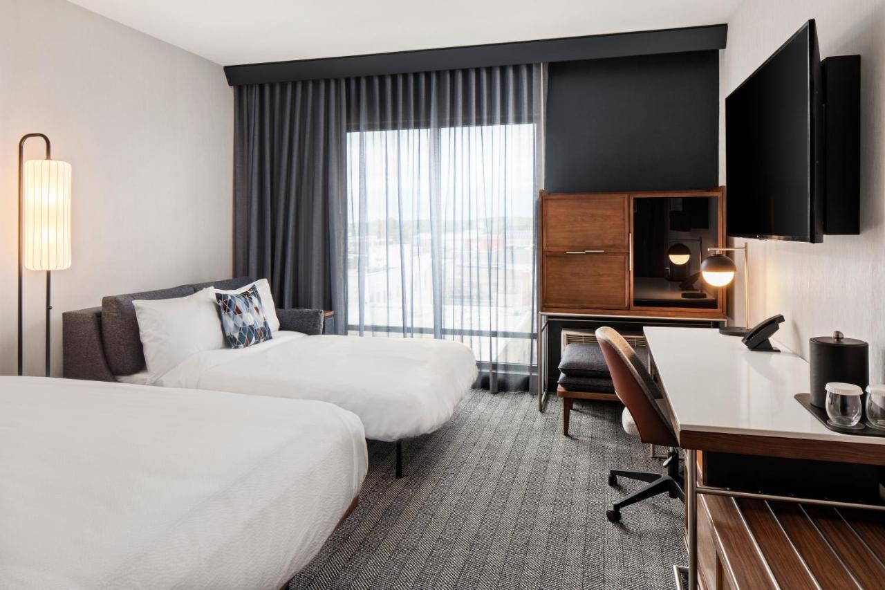 Courtyard By Marriott Owatonna Downtown Hotel Exterior photo