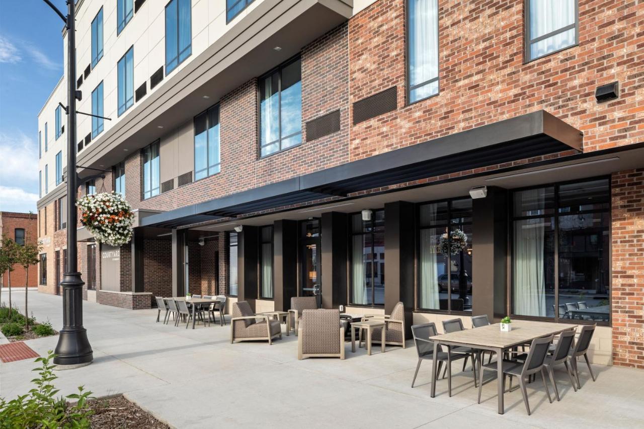Courtyard By Marriott Owatonna Downtown Hotel Exterior photo