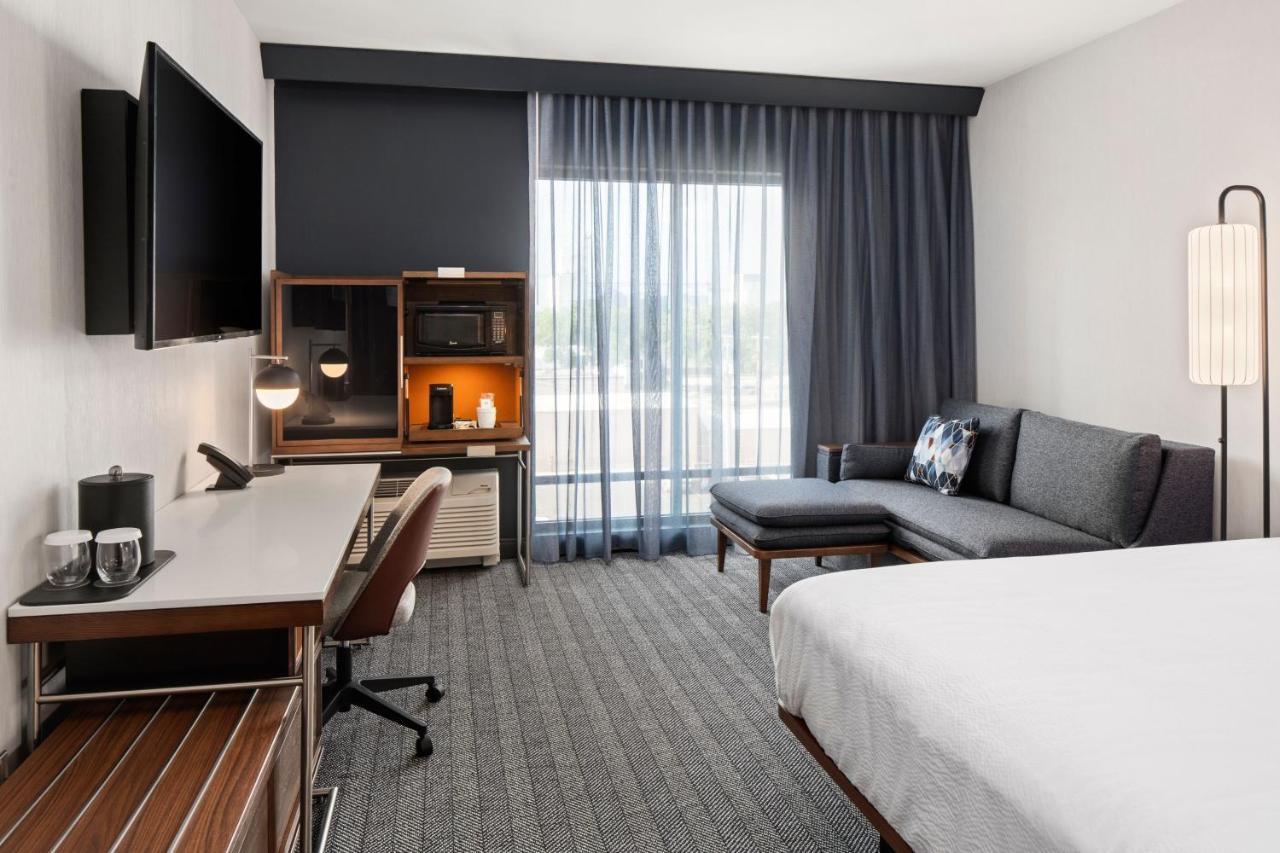 Courtyard By Marriott Owatonna Downtown Hotel Exterior photo